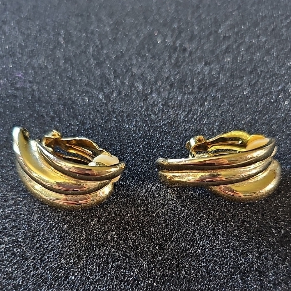 Gold Crescent Earrings with Sculptural Design Clip On - Picture 4 of 8